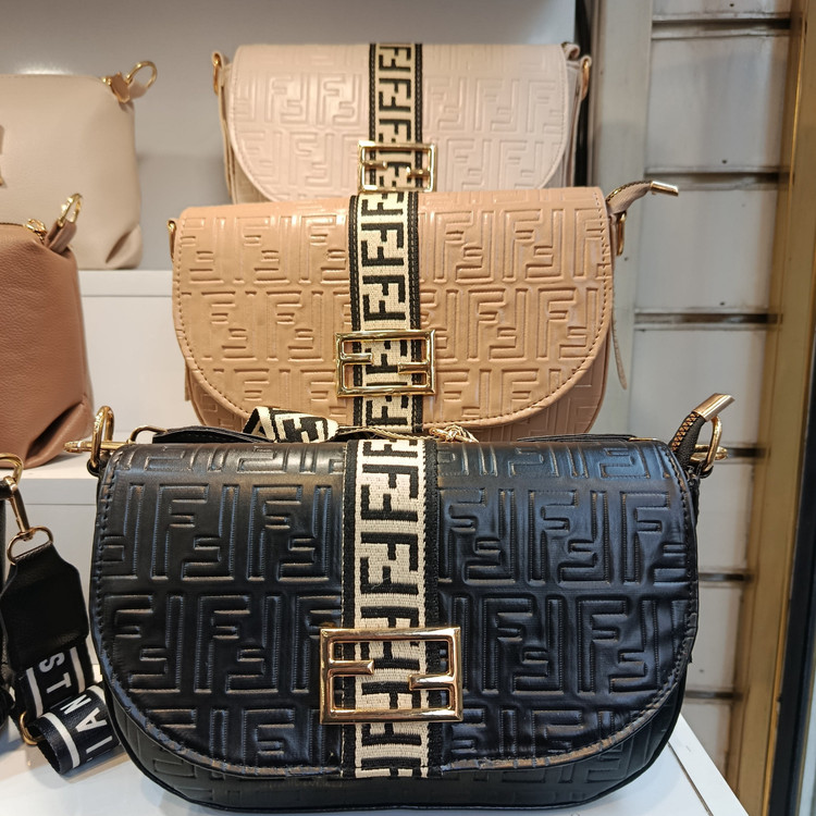 کیف دوشی زنانه طرح برند فندی